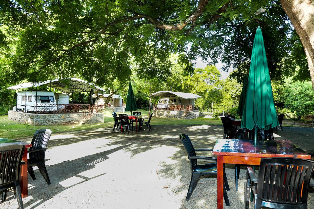 Malwathu Oya Caravan Park Bed & Breakfast Anuradhapura Exterior photo